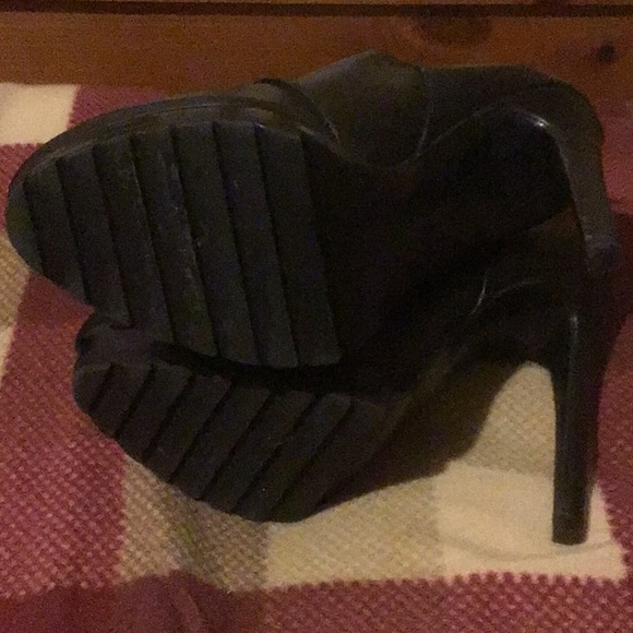 New..Zara Trafaluc heeled boots❤️.. - Picture 6 of 8
